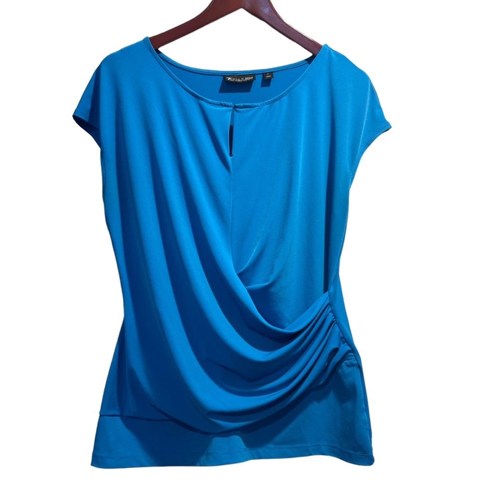 Sleeveless shirt business casual